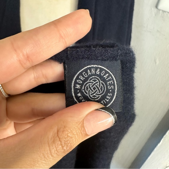 Morgan & Oates | cape/shawl/wrap - Picture 3 of 3